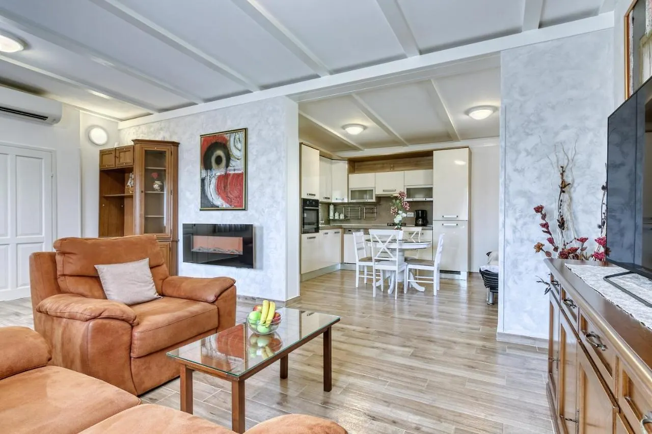 Holiday Home Giardino Marino Pomer Croacia
